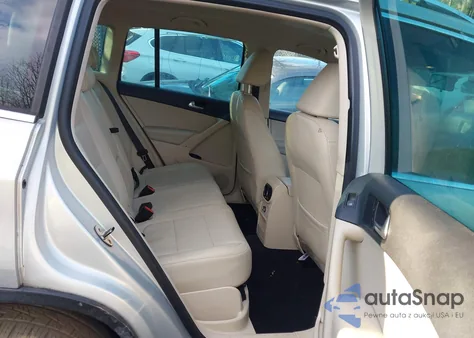 2010 Volkswagen Tiguan Wolfsburg Edition z USA, uszkodzony, nr VIN WVGAV7AX8AW001739